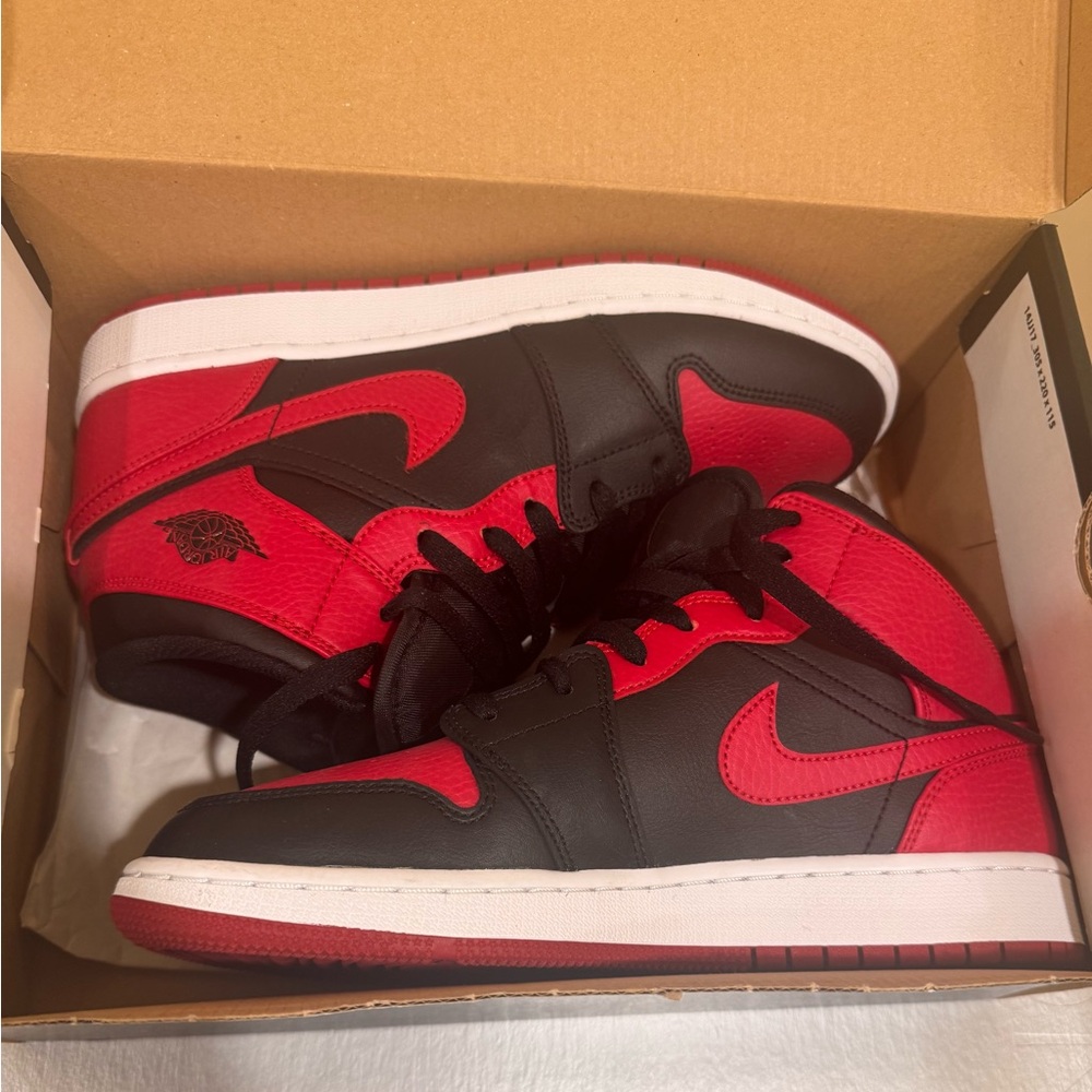 Nike Jordan 1 Mid